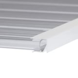 Afwerkprofiel bovenzijde aluminium 16 mm wit, gemonteerd op een lichtplaat