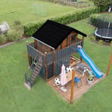 Dakpanplaat 2/1060 Gitzwart (RAL 9005) op een boomhut, toepassingsvoorbeeld