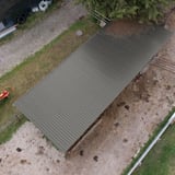 Damwandplaat 20/1100 aluminium 0,70 mm, RAL9007, gemonteerd op een carport, bovenaanzicht