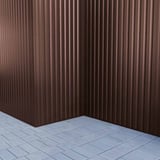 Damwandplaat 20/1100 wand, Chocoladebruin RAL 8017, detail van een buitenhoek