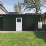 Schuur met wandbekleding van damwandplaat 20/1100 aluminium mosgroen