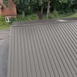 Damwandplaat 45/333 aluminium 0,70 mm in RAL9007 als dakbedekking, detailweergave
