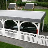 EPDM dakfolie zwart 1,50 mm op het platte dak van een carport met witte houten elementen