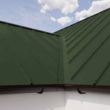 Dakdetail met felsplaat 33/500-LR in Chroomoxydegroen en dakgoot, gemonteerd