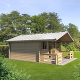 Staande felsplaat 33/500-LR, Grijswit (RAL 9002), op het dak van een tuinhuis in het groen