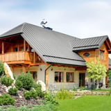 Staande felsplaat PD-510-S trapezium, Zilver-Metallic, op landhuis met houten balkon en windhaan