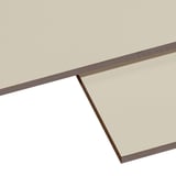 Detailweergave van een HPL plaat 6 mm beige, met zichtbare donkere snijkant