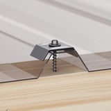Kalot profiel 76/18 van blank aluminium met schroef gemonteerd op damwandplaat