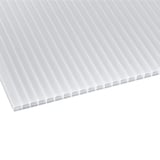 Polycarbonaat lichtplaat 16 mm opaal wit, schuin van bovenaf met zicht op de kamers