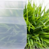 PVC damwandplaat 1,40 mm, licht blauw getint, detail van profielstructuur
