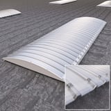 Gebogen, heldere Stabilight polycarbonaat lichtplaat 20 mm op een dak, detailweergave rechtsonder