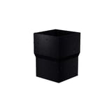 Stalen regenpijpverbinder, gitzwart RAL 9005, met waterdruppels