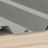 Verzinkte schroef in diepte van aluminiumkleurige (RAL9007) damwandplaat op houtconstructie