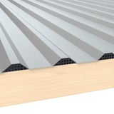 Geperforeerd tandprofiel, antracietgrijs, op houten onderconstructie, detail van de perforatie