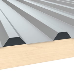 Tandplaat ongeperforeerd, antracietgrijs RAL 7016, 0,75 mm staal, van Weckman, op houten onderconstructie
