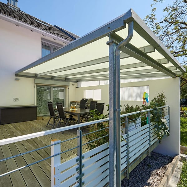 Terrasoverkapping met 16 mm Acrylglas kanaalplaten Goud-opaal