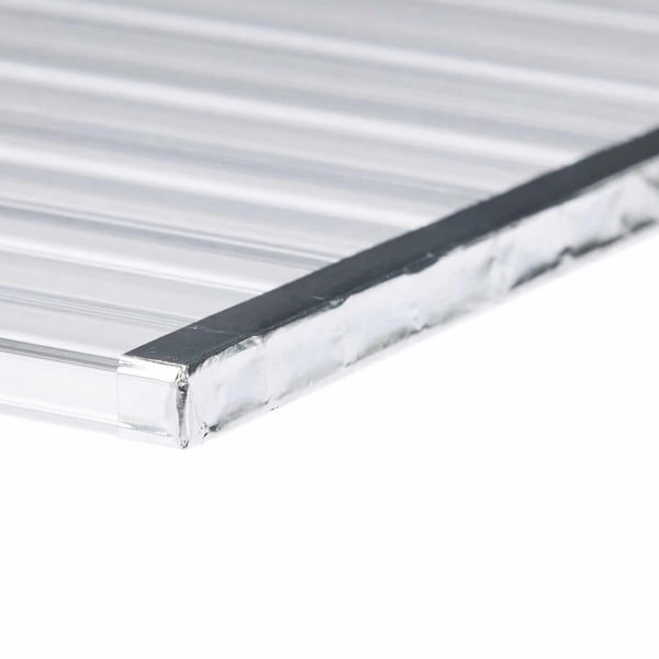 Aluminium tape, zilverkleurig, van Scobalit, bovenaan een transparante kanaalplaat geplakt
