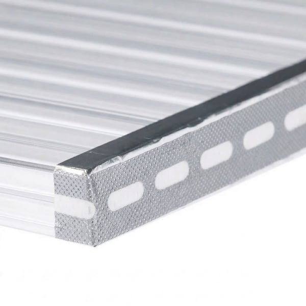 Aluminium tape zilver met witte lijnen op de snijkant van een transparante plaat
