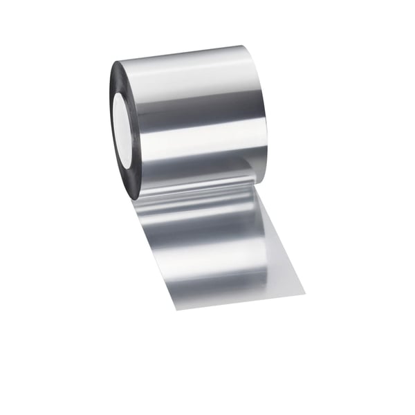 Aluminium tape rol, zilverkleurig, glanzend, vrijstaand op witte achtergrond