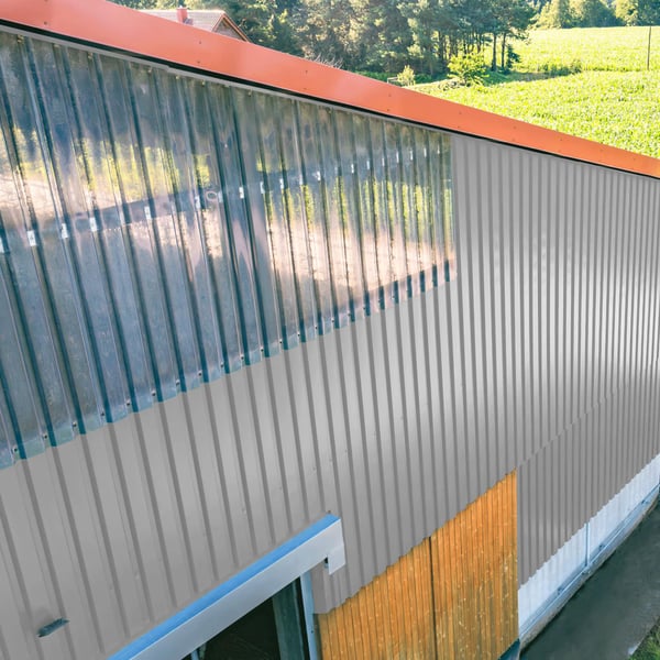 Halwand met damwandplaat 20/1100 wand lichtgrijs en lichtplaten, toepassingsvoorbeeld