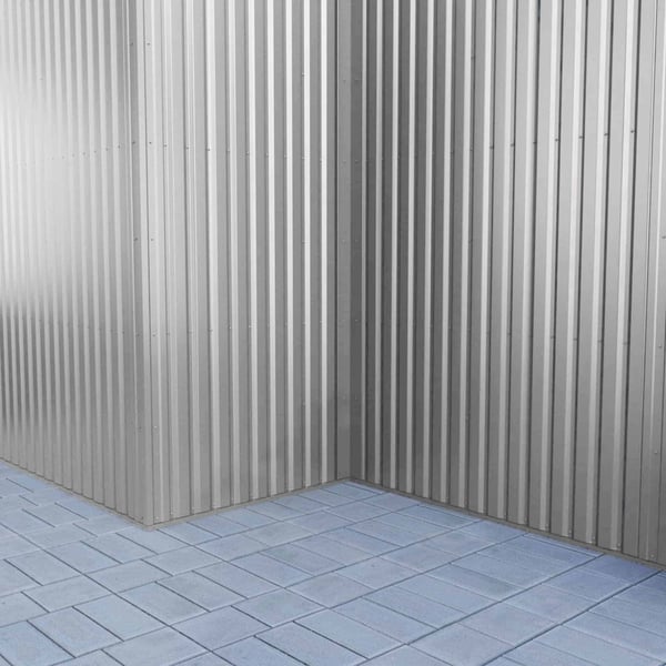 Detailaanzicht van de verticale plaatsing van damwandplaat 20/1100 Zilver-Metallic aan een wand