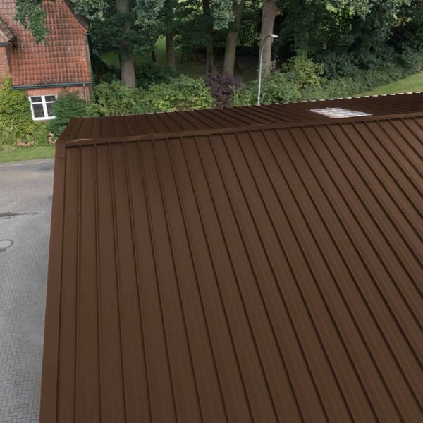 Damwandplaat 45/333 Sepiabruin als dakbedekking, bovenaanzicht van gelegd dak