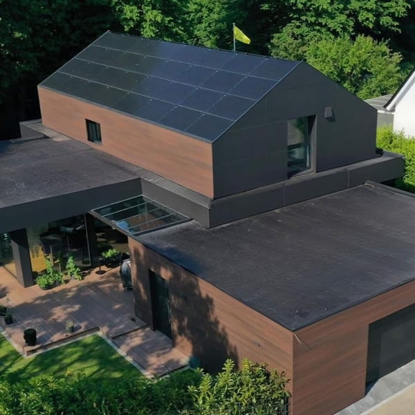 EPDM dakfolie zwart 1,20 mm op meerdere platte daken van een modern huis