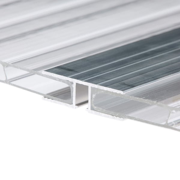 H-profiel van blank aluminium, 10 mm, verbonden met twee transparante kanaalplaten