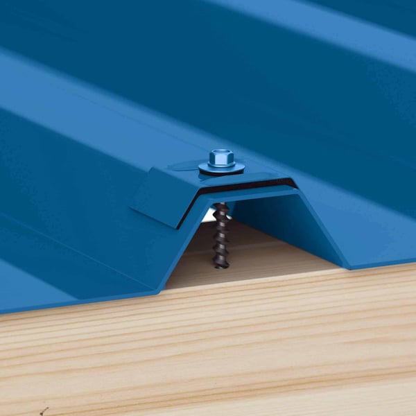 Kalot profiel 45/333M Gentiaanblauw RAL 5010 met schroef gemonteerd op damwandplaat