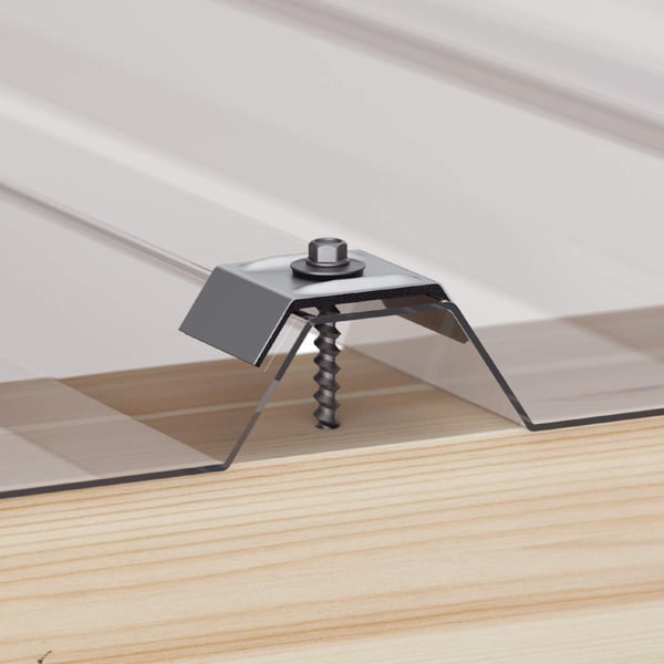 Kalot profiel 76/18 van blank aluminium met schroef gemonteerd op damwandplaat