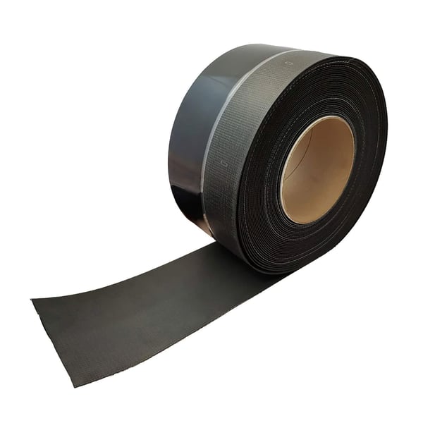 Randfixatiestrip EPDM zwart 1,50 mm, rol schuin van boven met afgerold uiteinde