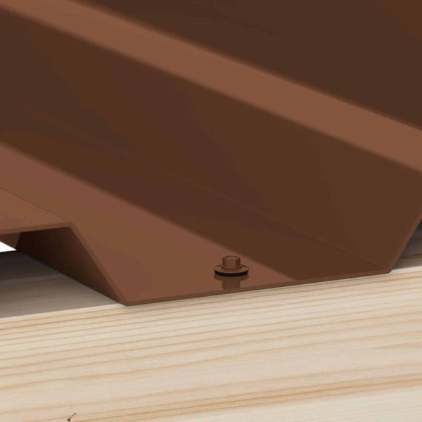 Verzinkte schroef in Notenbruin (RAL 8011) gemonteerd in diepe golf op houtconstructie, detail