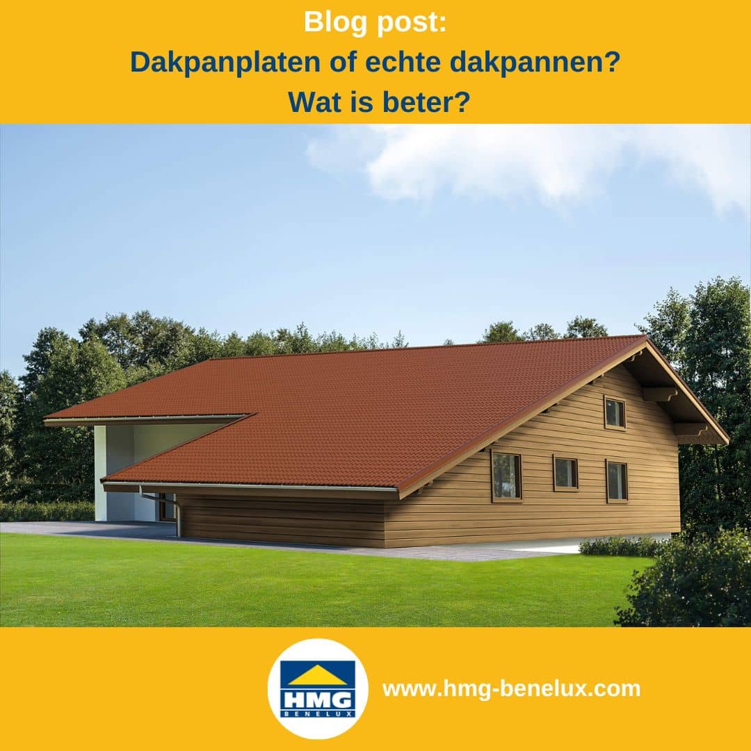 Titelafbeelding van een blogbericht met als onderwerp ‘Vergelijking tussen panplaat en dakpan’ – er wordt een woonhuis met koperrode dakpanplaat getoond, samen met het logo en het webadres van hmg-benelux-shop.com.