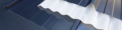 Hoogwaardige metalen platen & lichtplaten voor uw dak Selectie van damwandplaten en transparante lichtplaten voor een optimale dakbedekking - perfect voor uw bouwproject