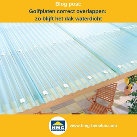 Titelafbeelding van een blogbericht met als onderwerp ‘Golfplaten overlappen’ – te zien is een overkapping met kunststof golfplaten, met daarnaast het logo en het webadres van HMG Benelux shop.