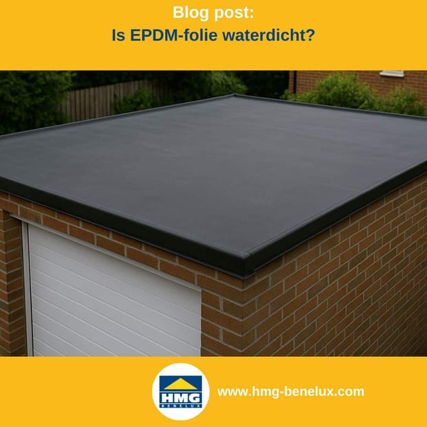 Titelafbeelding van een blogbericht met als onderwerp ‘EPDM - waterdicht’ – afgebeeld garage met EDPM dak, met daarnaast het logo en het webadres van HMG Benelux shop.