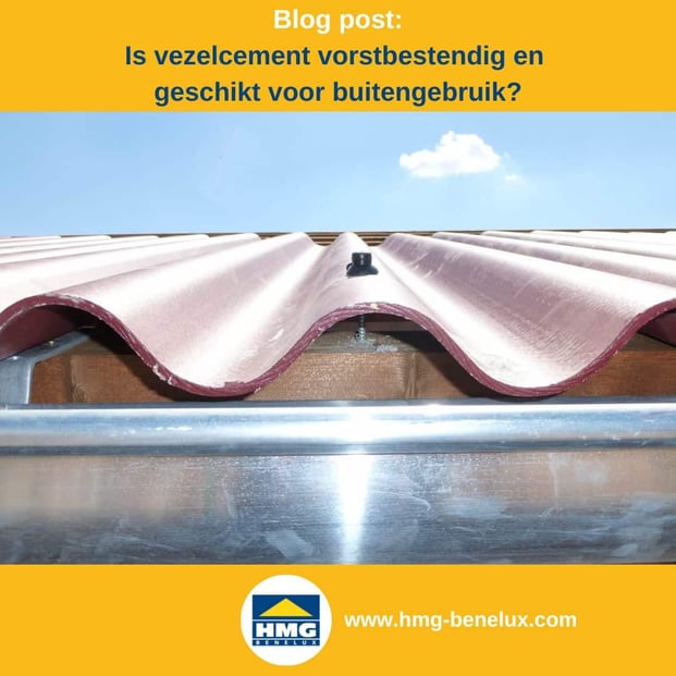 Titelafbeelding van een blogbericht met als onderwerp ‘Is vezelcement vorstbestendig?’ – te zien is een gemonteerde vezelcementplaat vanaf de voorkant, met daarnaast het logo en het webadres van HMG Benelux shop.